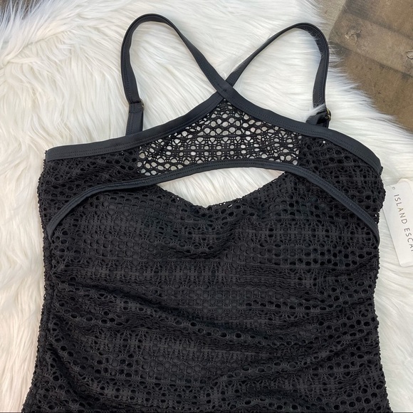 NWT Island Escape Crochet High Neck Tankini - Picture 3 of 13